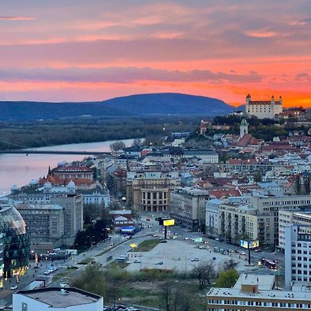 Voir Apartment Bratislava Eksteriør bilde